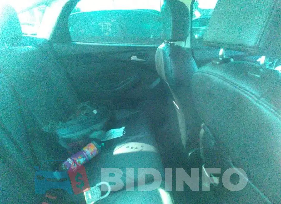 1FADP3F2XGL406728 Photo# 8