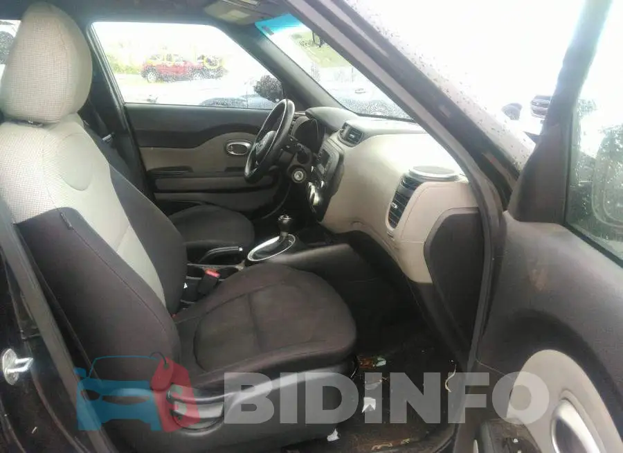 KNDJN2A29F7167524 Photo# 5