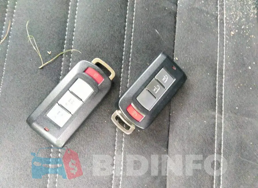 JA4AD3A31KZ037568 Photo# 11