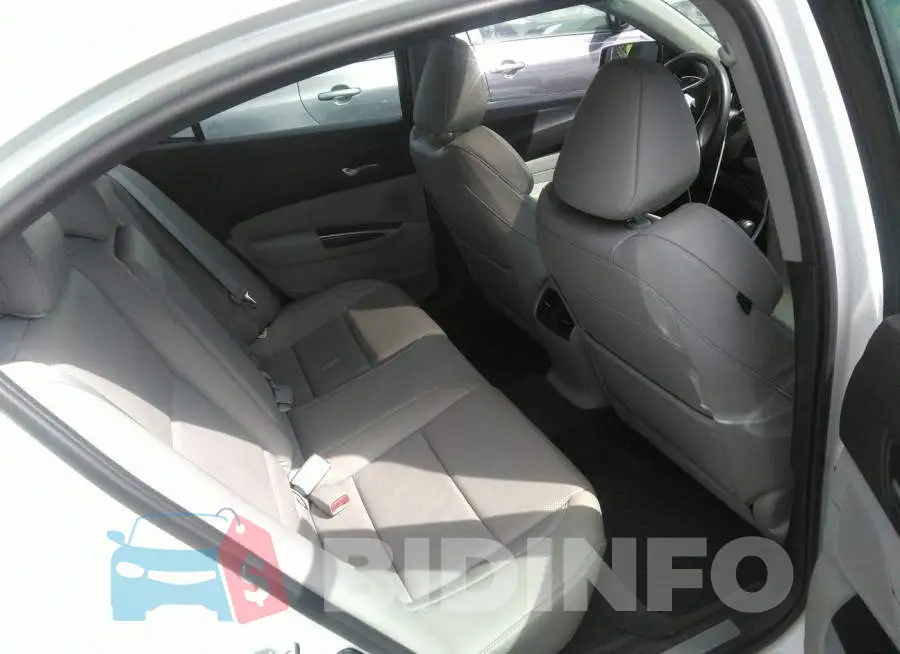 19UUB1F56FA012582 Photo# 8