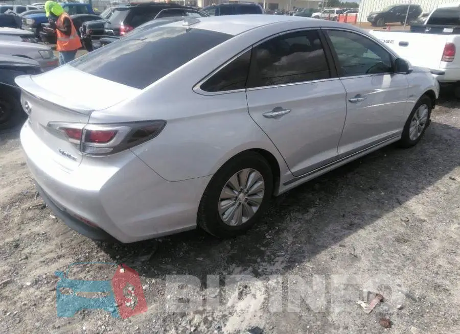 KMHE24L15GA027187 Photo# 4