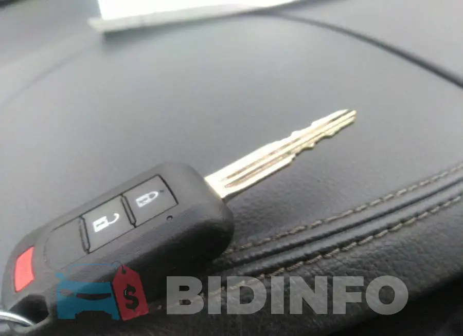 JA4AD2A30JZ056041 Photo# 11