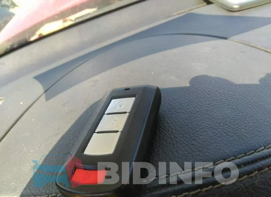 JA4AD3A32KZ025333 Photo# 11