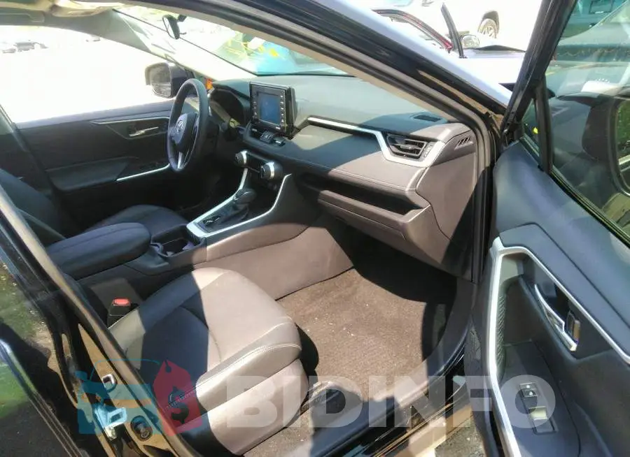 2T3A1RFV8MC209515 Photo# 5