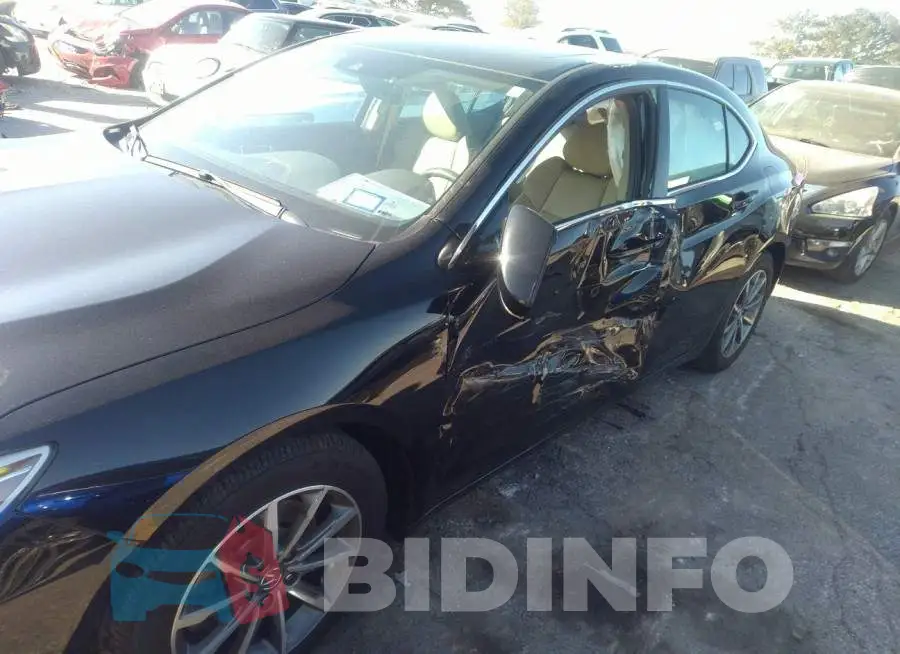 19UUB1F33KA010488 Photo# 6