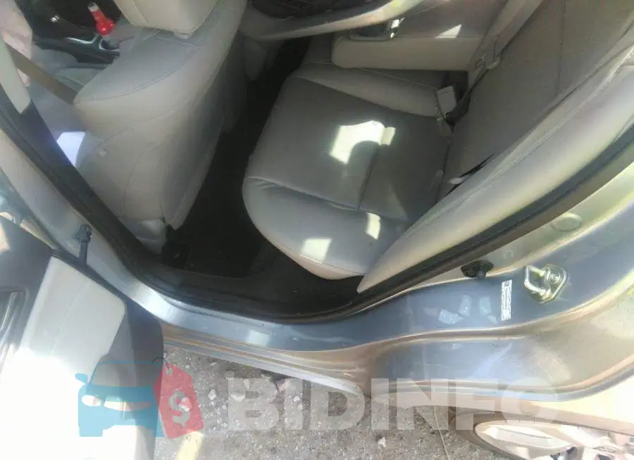 19UDE2F35HA006741 Photo# 8
