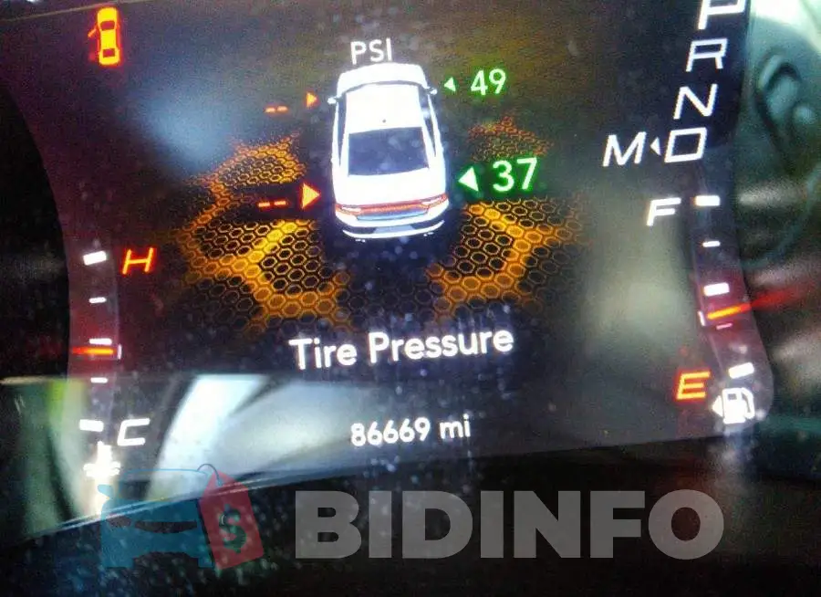 2C3CDXFG2FH827828 Photo# 7