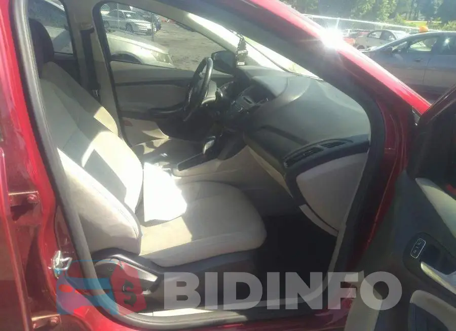 1FADP3F26GL274180 Photo# 5