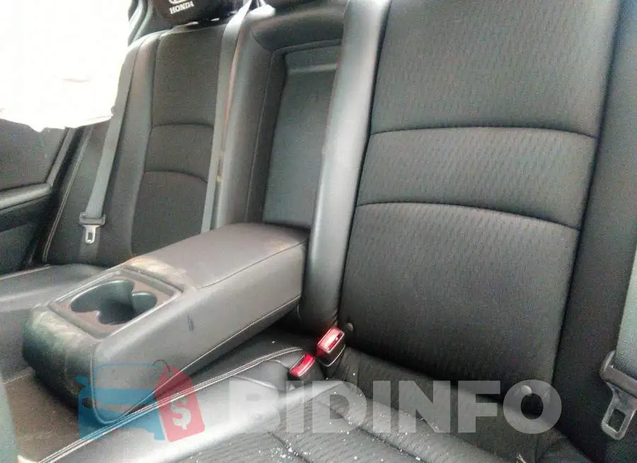 1HGCR2F53HA124417 Photo# 8
