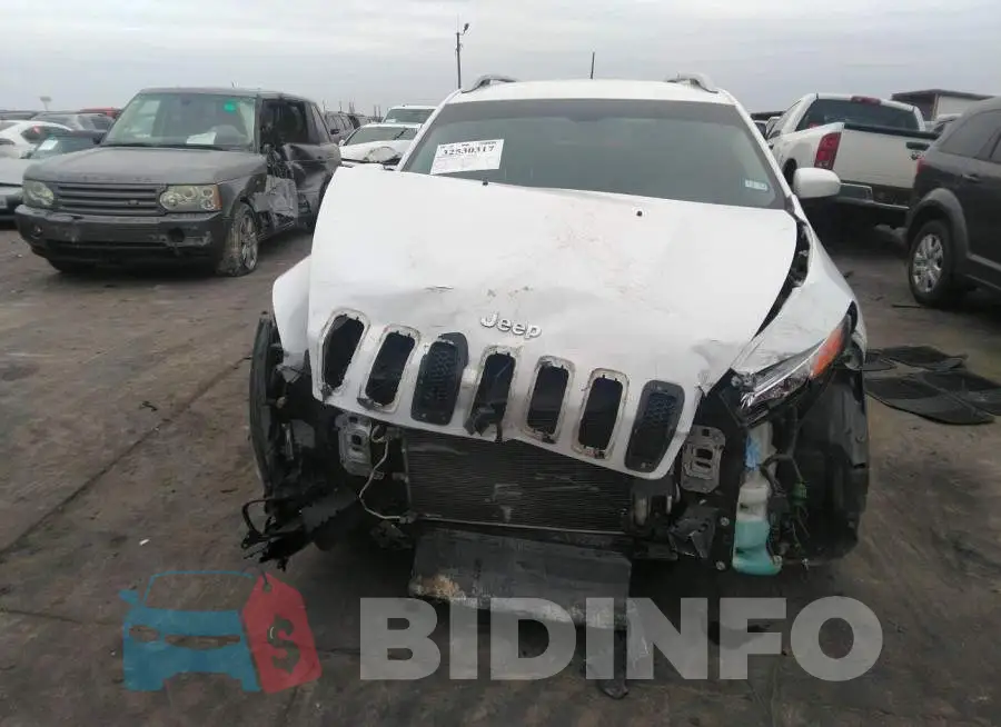 1C4PJLCB6HW640913 Photo# 6