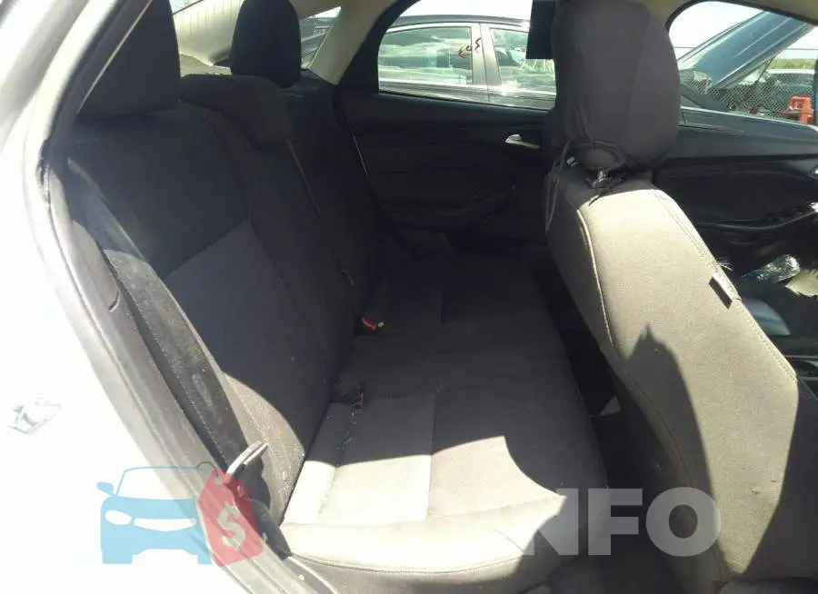 1FADP3F23FL353501 Photo# 8