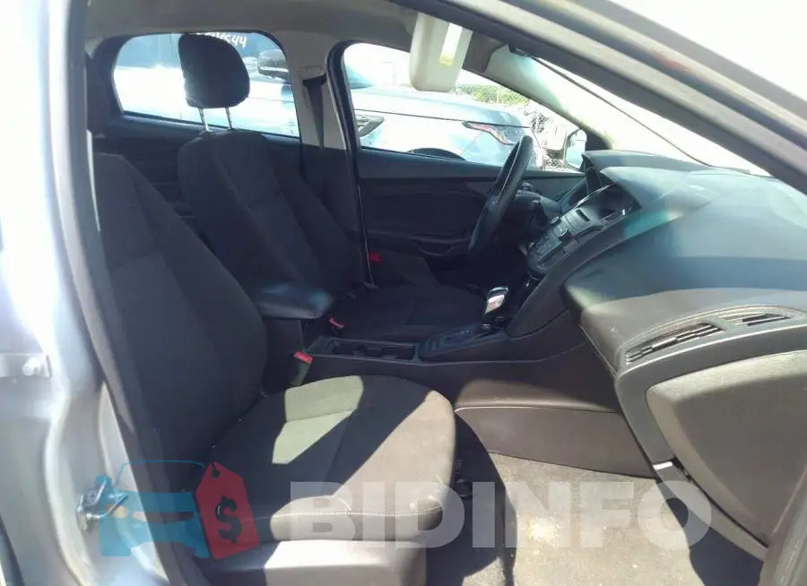 1FADP3F21GL263507 Photo# 5
