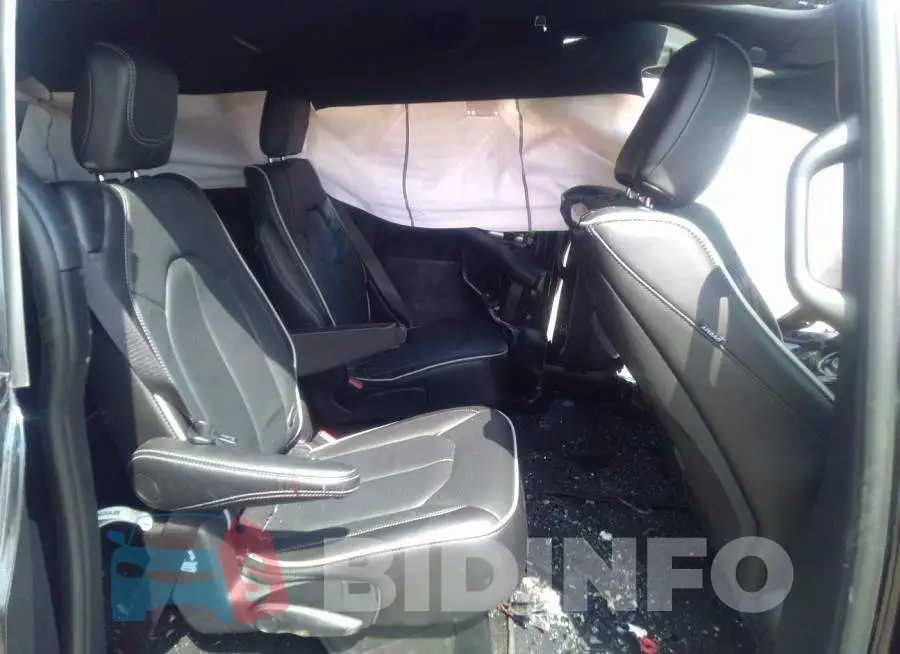 2C4RC3GG8MR599907 Photo# 8