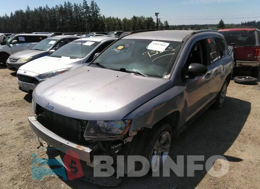 1C4NJDBBXGD718960 Photo# 2