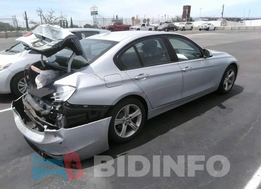 WBA3B1C50FK141570 Photo# 4