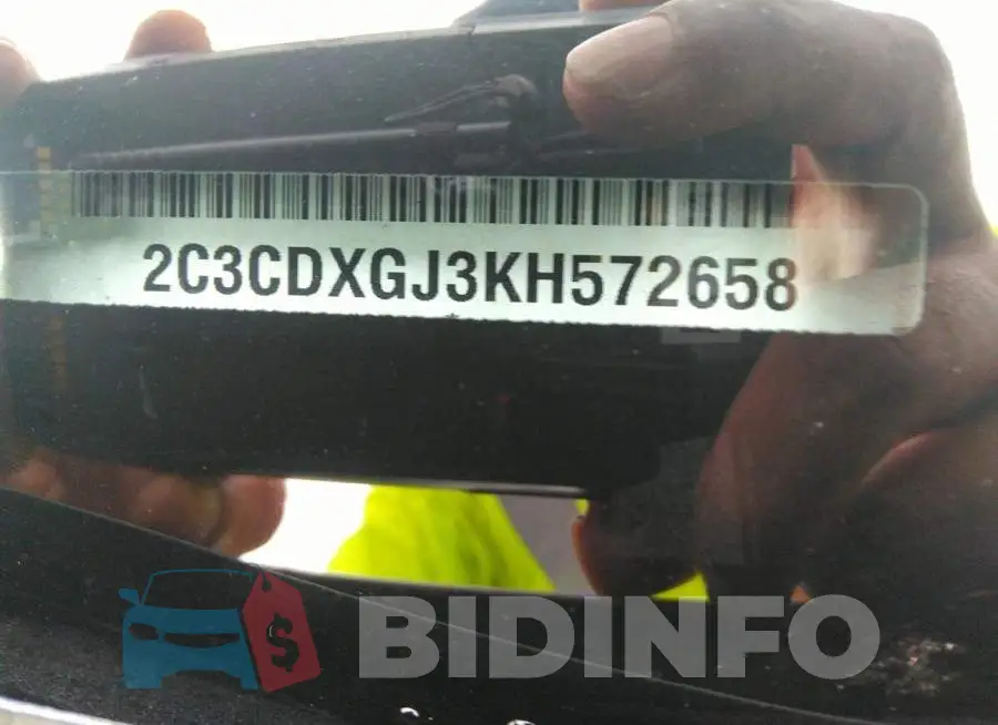 2C3CDXGJ3KH572658 Photo# 9