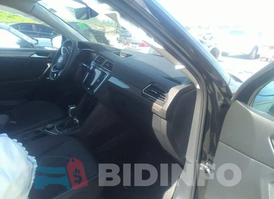 3VV2B7AX8NM055714 Photo# 5