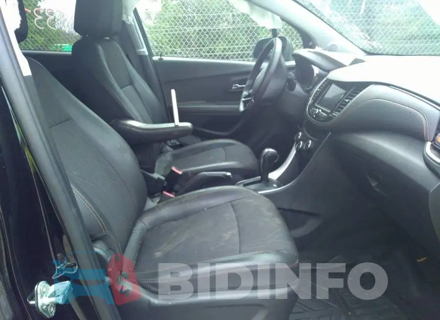 KL7CJLSBXLB062070 Photo# 5