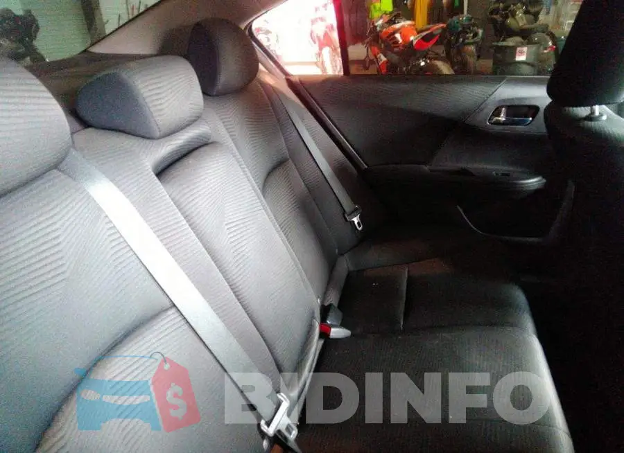 1HGCR2F31FA173367 Photo# 8