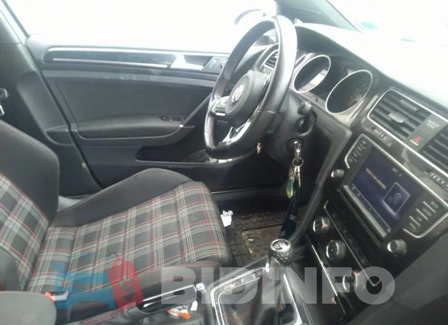 3VW5T7AU8HM033146 Photo# 5