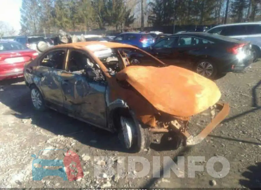 3VW2B7AJ8HM230135 Photo# 1