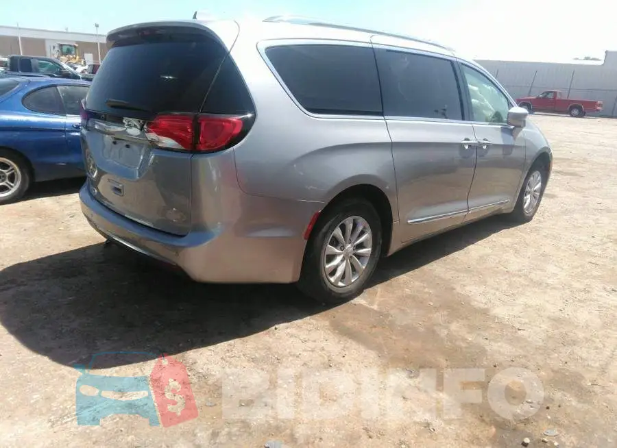 2C4RC1BG8JR112194 Photo# 4