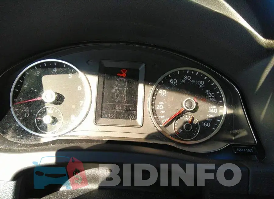 WVGBV7AX3JK000719 Photo# 7