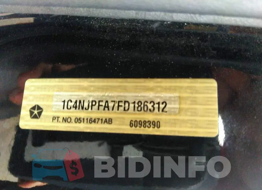 1C4NJPFA7FD186312 Photo# 9