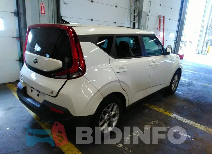 KNDJ23AU6L7721114 Photo# 4