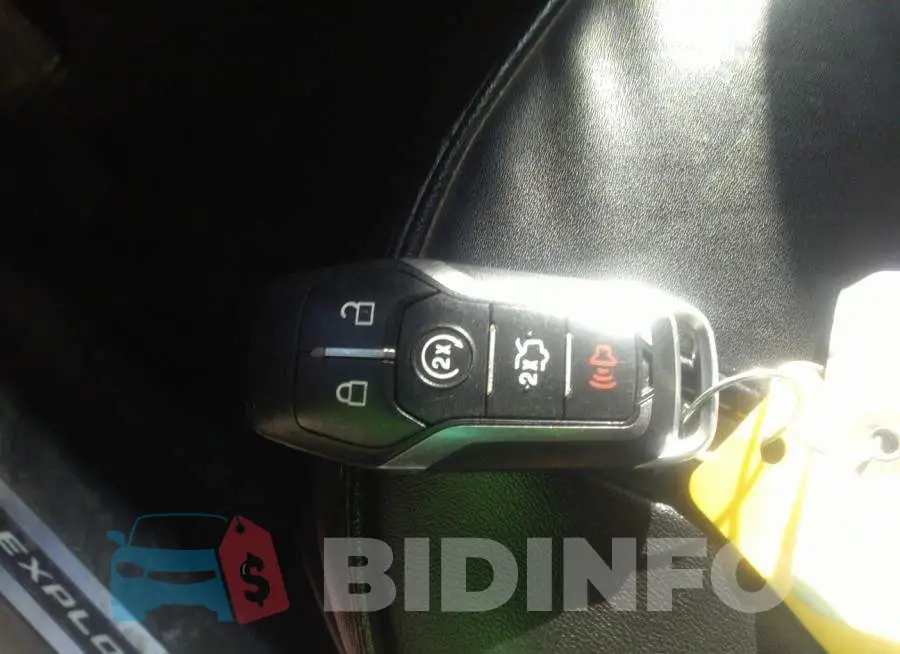 1FM5K8HTXHGA87563 Photo# 11