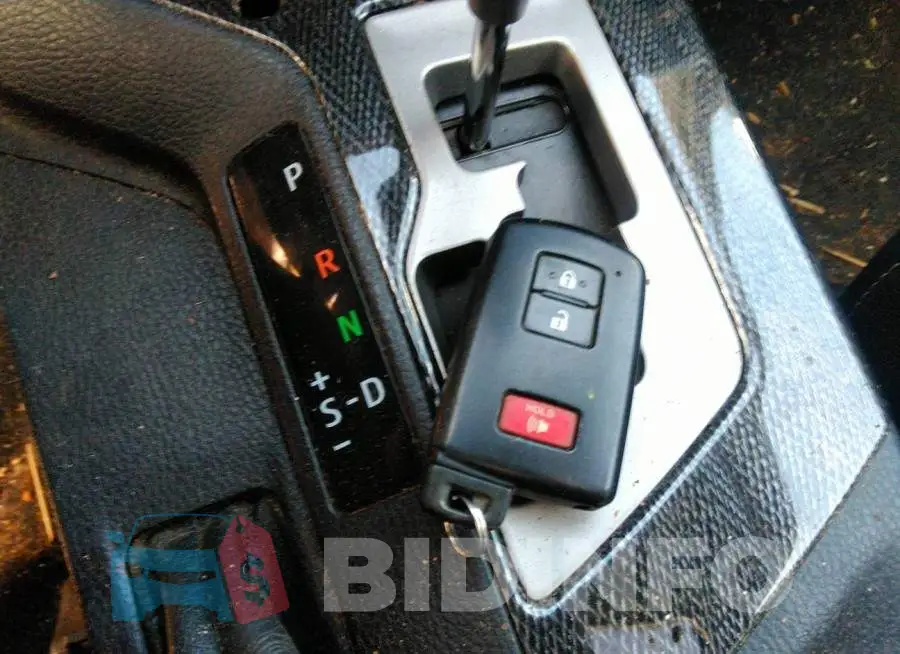 2T3RFREV8JW735675 Photo# 11