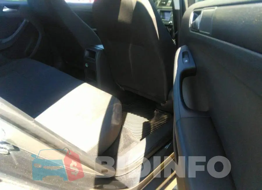3VW267AJ9GM230390 Photo# 8