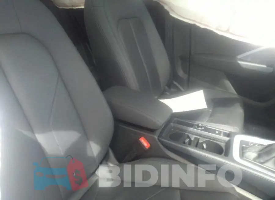 WA1AUCF32M1058696 Photo# 5