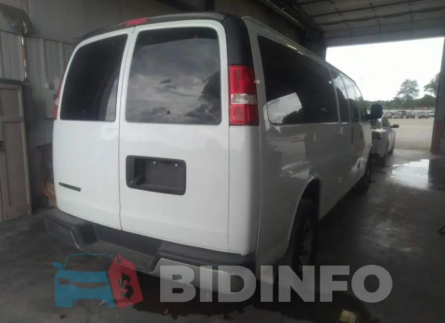 1GAZGPFG6L1134065 Photo# 4