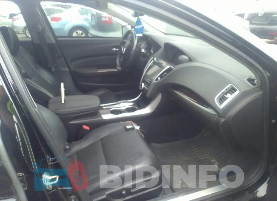 19UUB2F57GA010413 Photo# 5
