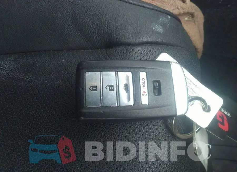 19UUB2F57GA010413 Photo# 11