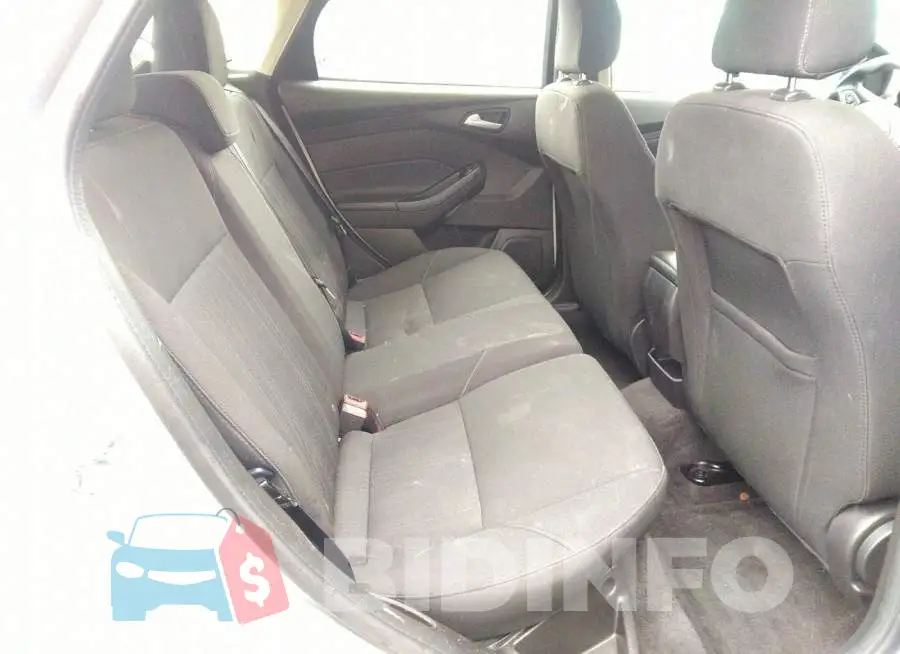 1FADP3K21JL272611 Photo# 8