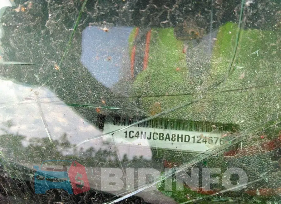 1C4NJCBA8HD124676 Photo# 9