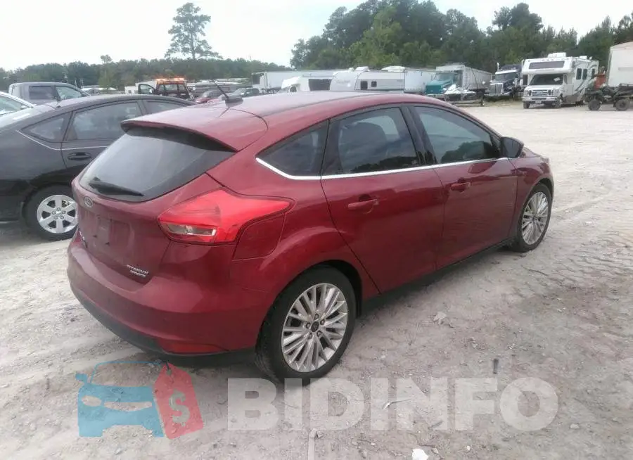 1FADP3N27GL273802 Photo# 4