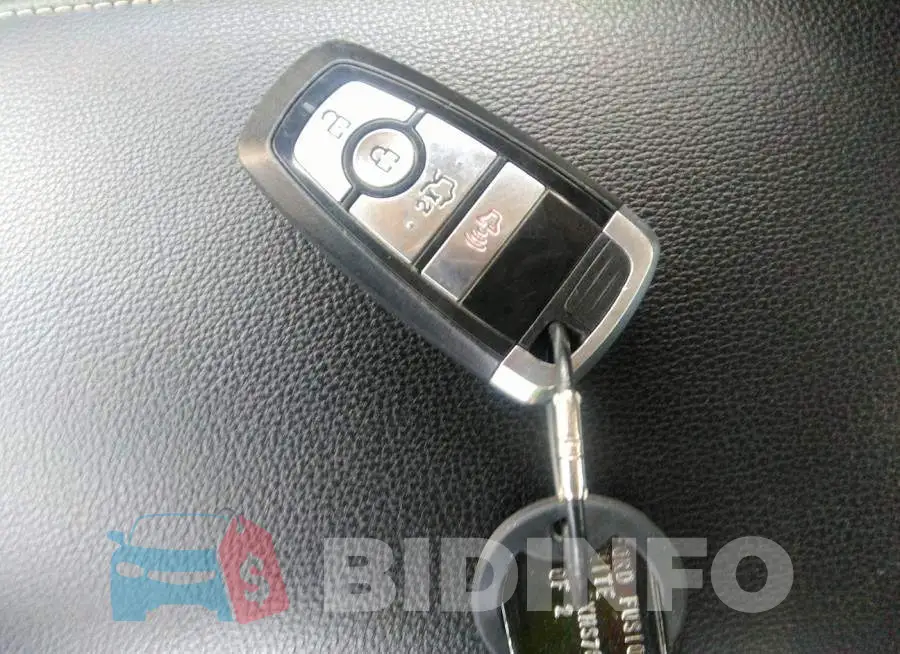 3FA6P0LU6KR200197 Photo# 11