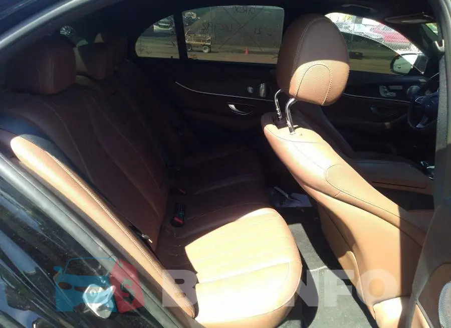WDDZF4KB8HA104680 Photo# 8