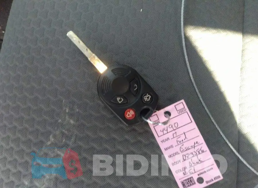 1FMCU0GD6HUD83386 Photo# 11
