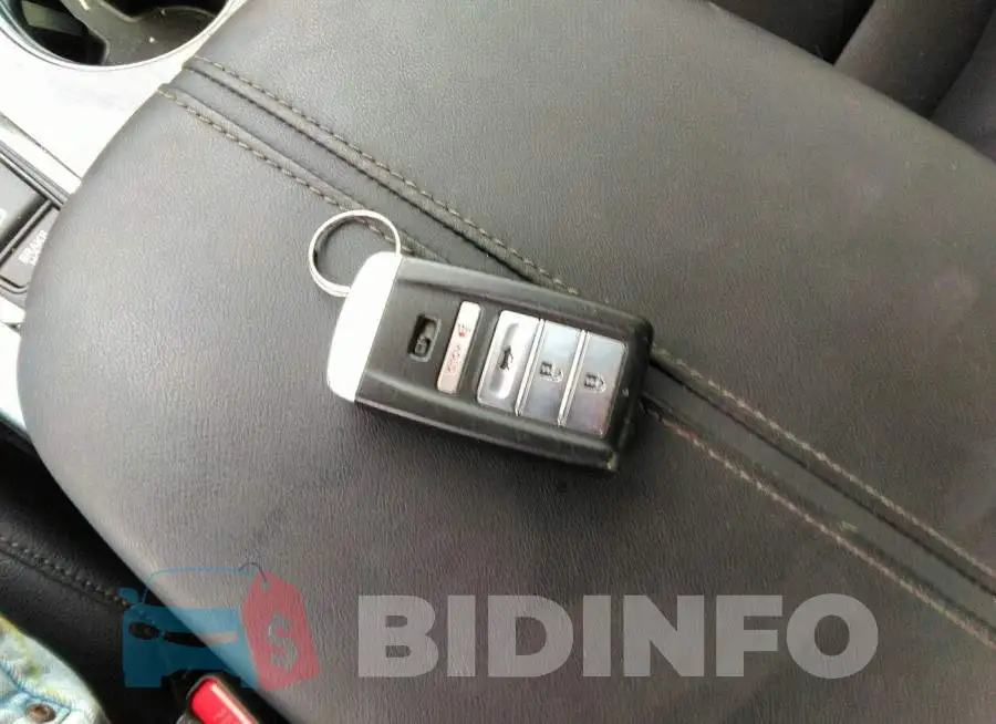 19UUB1F32FA005756 Photo# 11