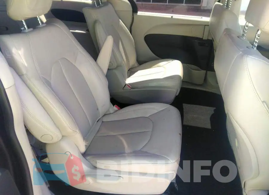 2C4RC1L78MR599285 Photo# 8