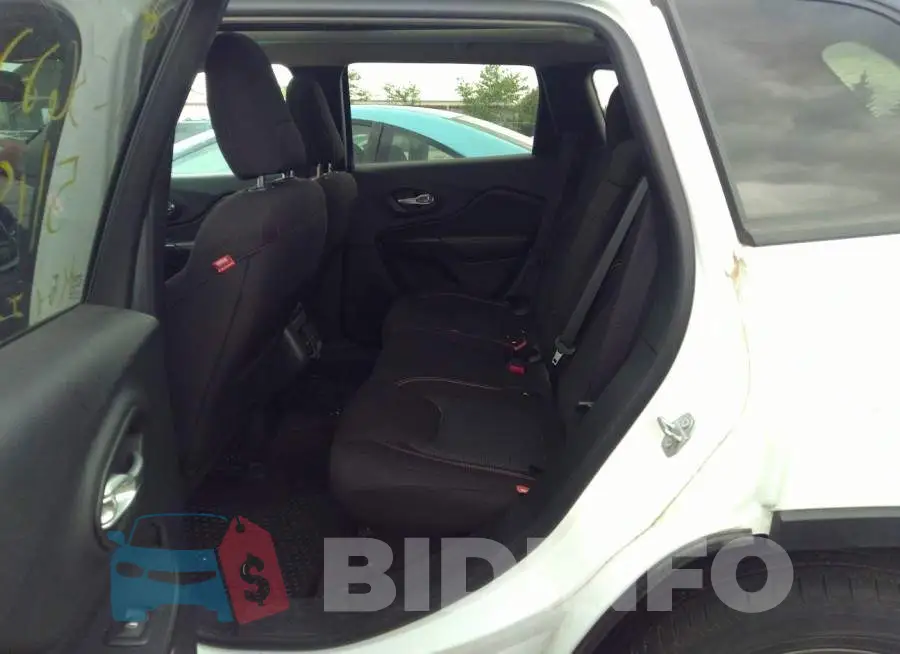 1C4PJLCB7GW362263 Photo# 8