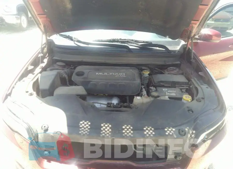 1C4PJLCB5KD175883 Photo# 10