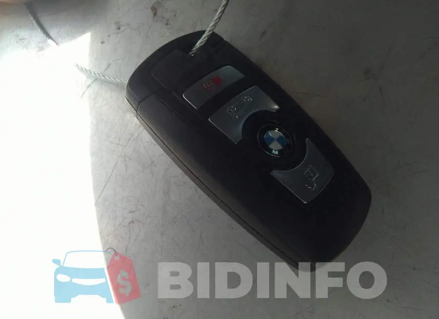 WBA8E1G3XHNU19043 Photo# 11