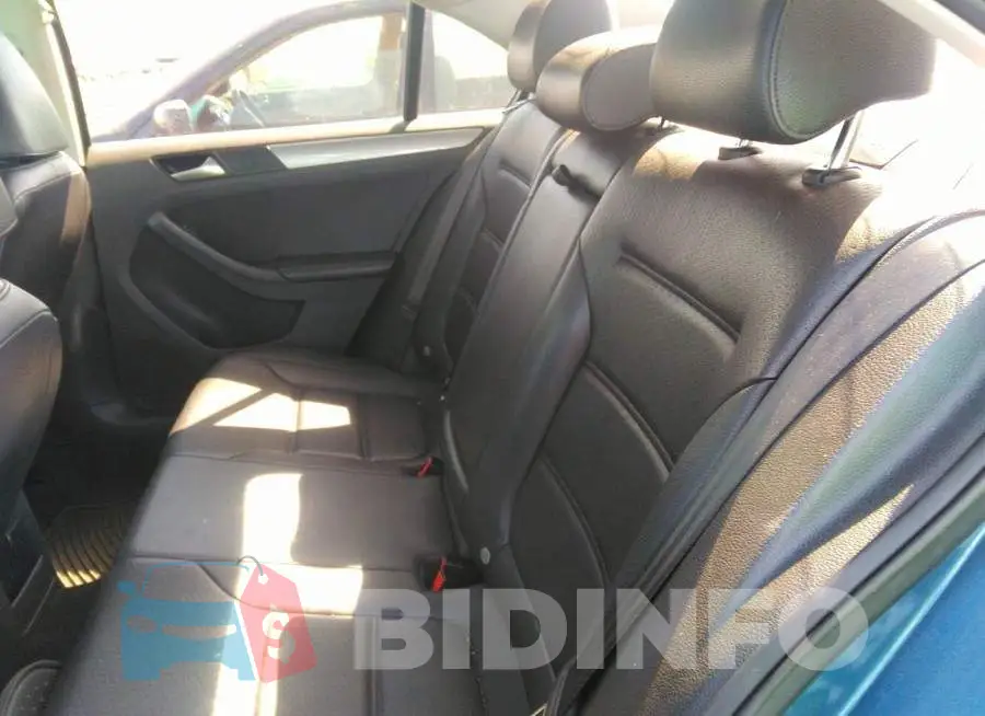 3VWDB7AJ4HM203023 Photo# 8