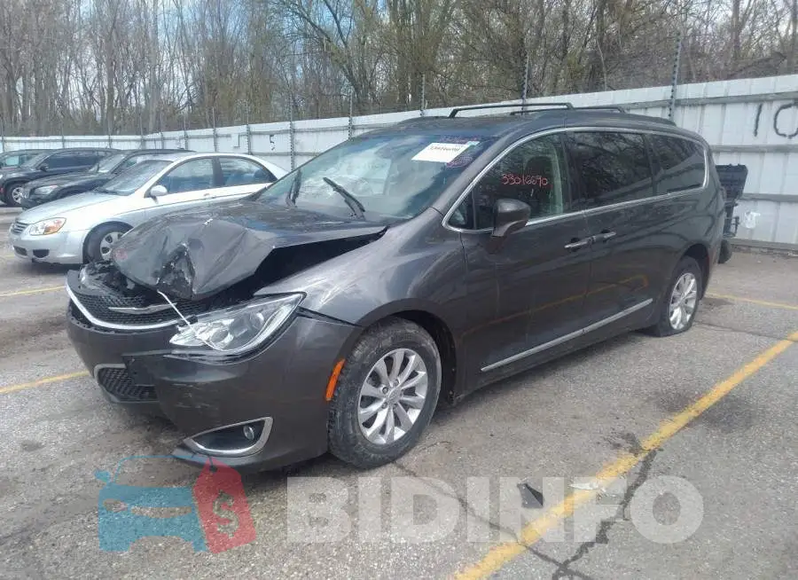 2C4RC1BG4HR757516 Photo# 2
