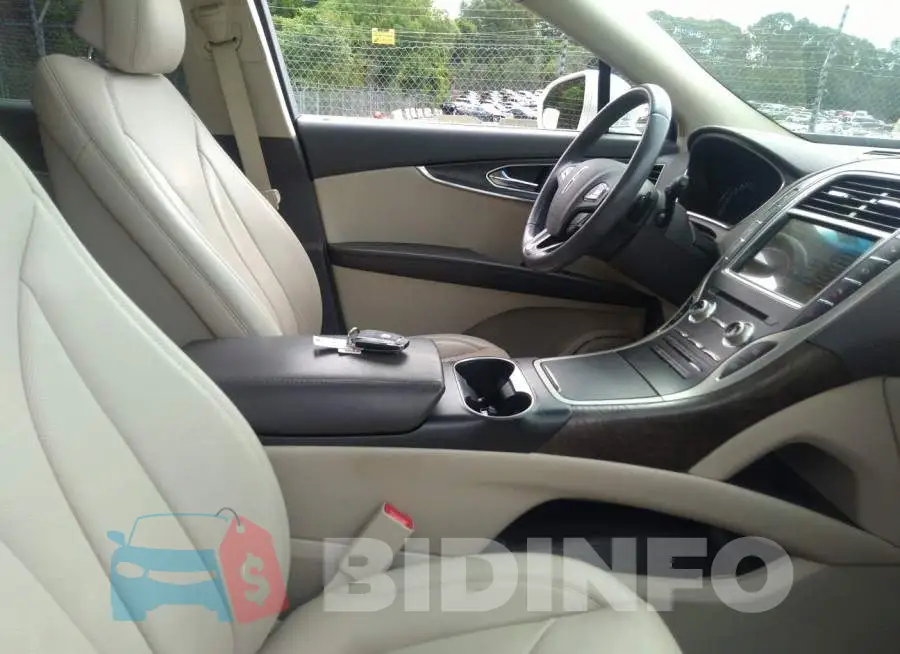 2LMPJ6LR2JBL14662 Photo# 5